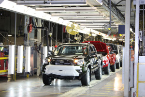 Toyota Aumentará Producción de Tacoma en el 2015 Agregará un Tercer Turno y 300 Nuevos Empleos