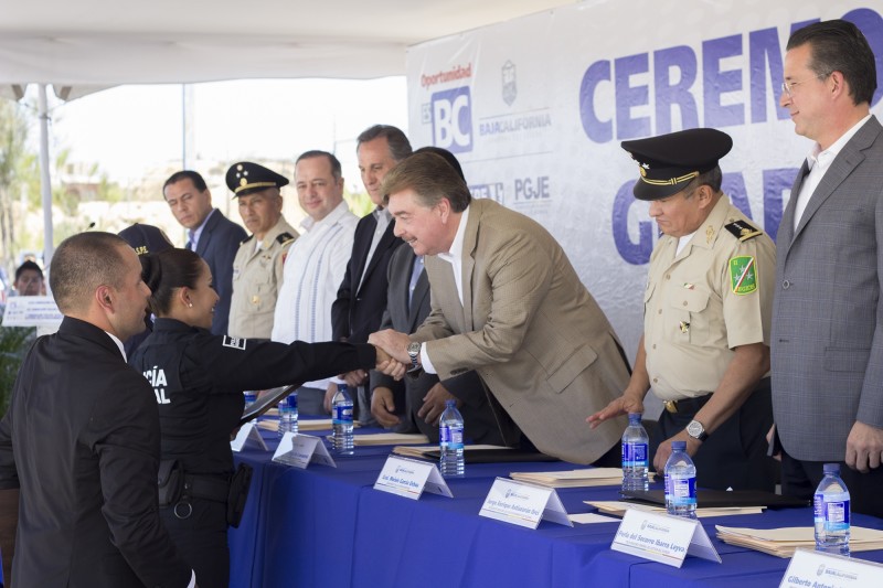 Refuerzan seguridad estatal con 197 nuevos elementos policiacos y entrega de equipamiento