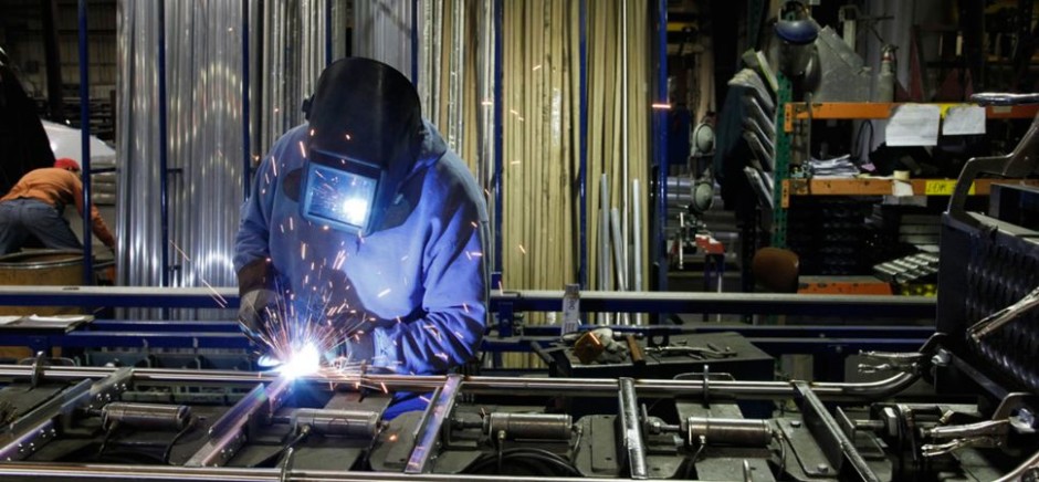 Crece 5.7% empleo en manufactura nacional