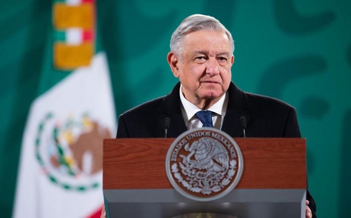 AMLO pide no temer a efectos secundarios de vacuna anticovid y denunciar a ‘colados’