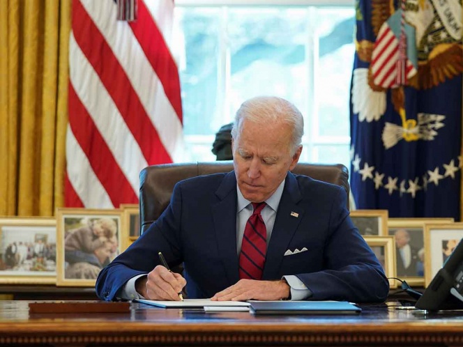 Biden firma órdenes para reabrir ‘Obamacare’ y eliminar restricción al aborto