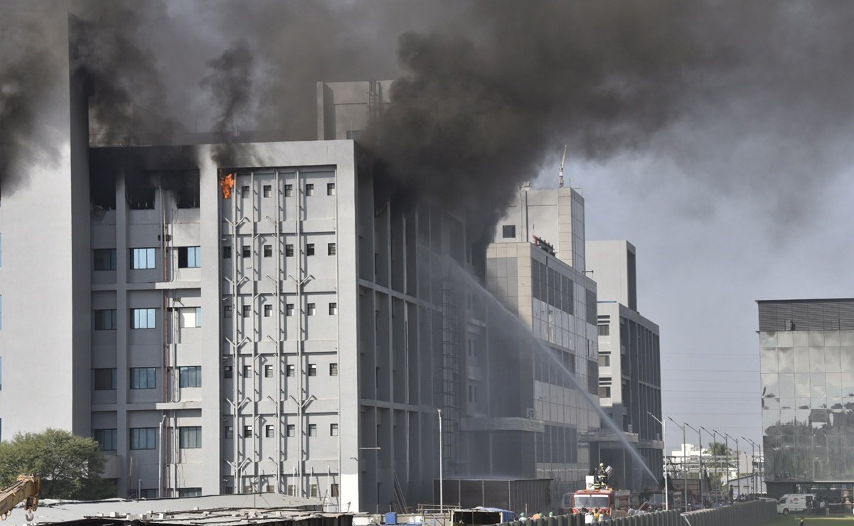 Cinco muertos por incendio en la mayor fábrica de vacunas, en India