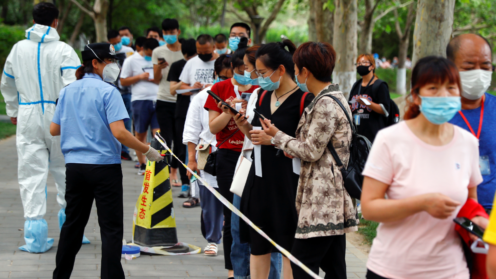 Los rebrotes en China lastran el avance de la industria manufacturera