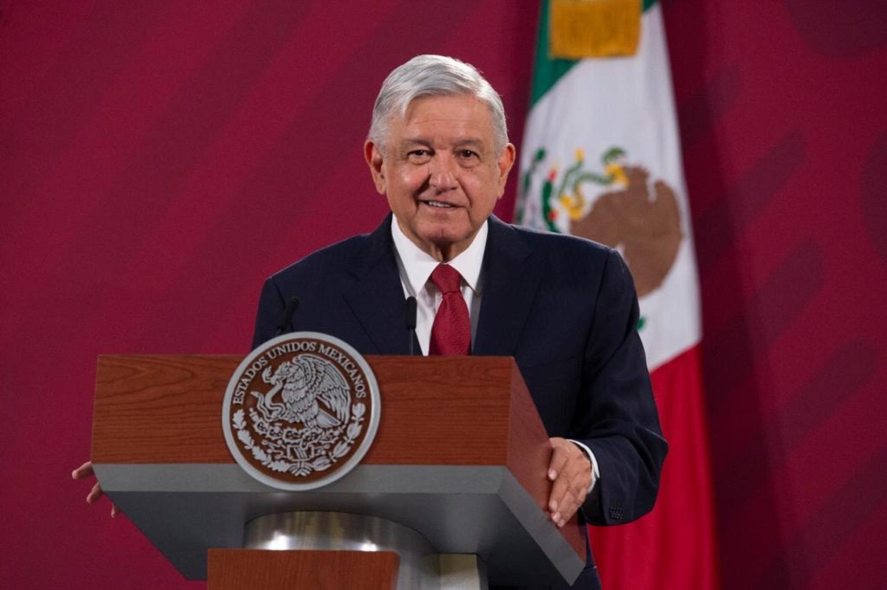 AMLO envía iniciativa para modificar ley industria eléctrica