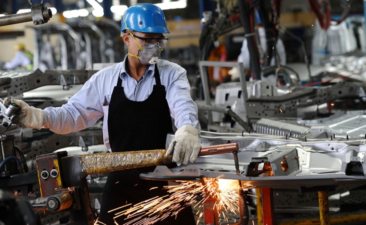 Sector manufacturero hila 8 meses de recuperación