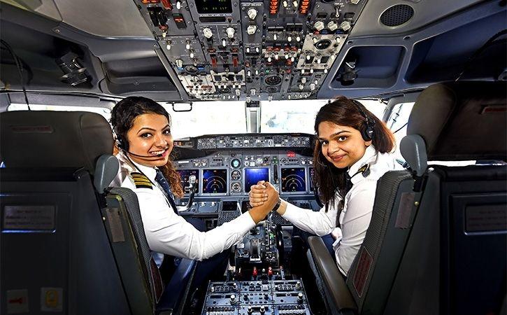 Siete mujeres enaltecen la industria de la aviación mexicana