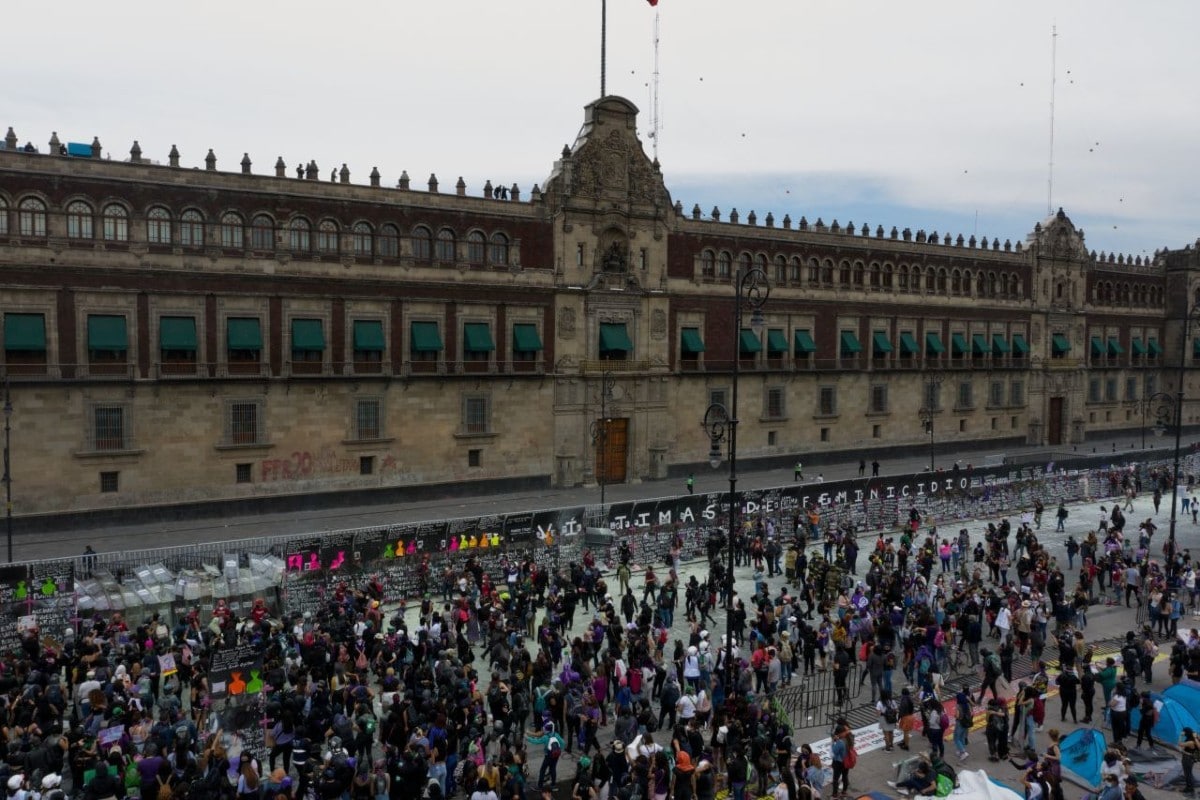 La CdMx reportan 15 policías y 4 civiles heridas al iniciar la marcha del #8M2021