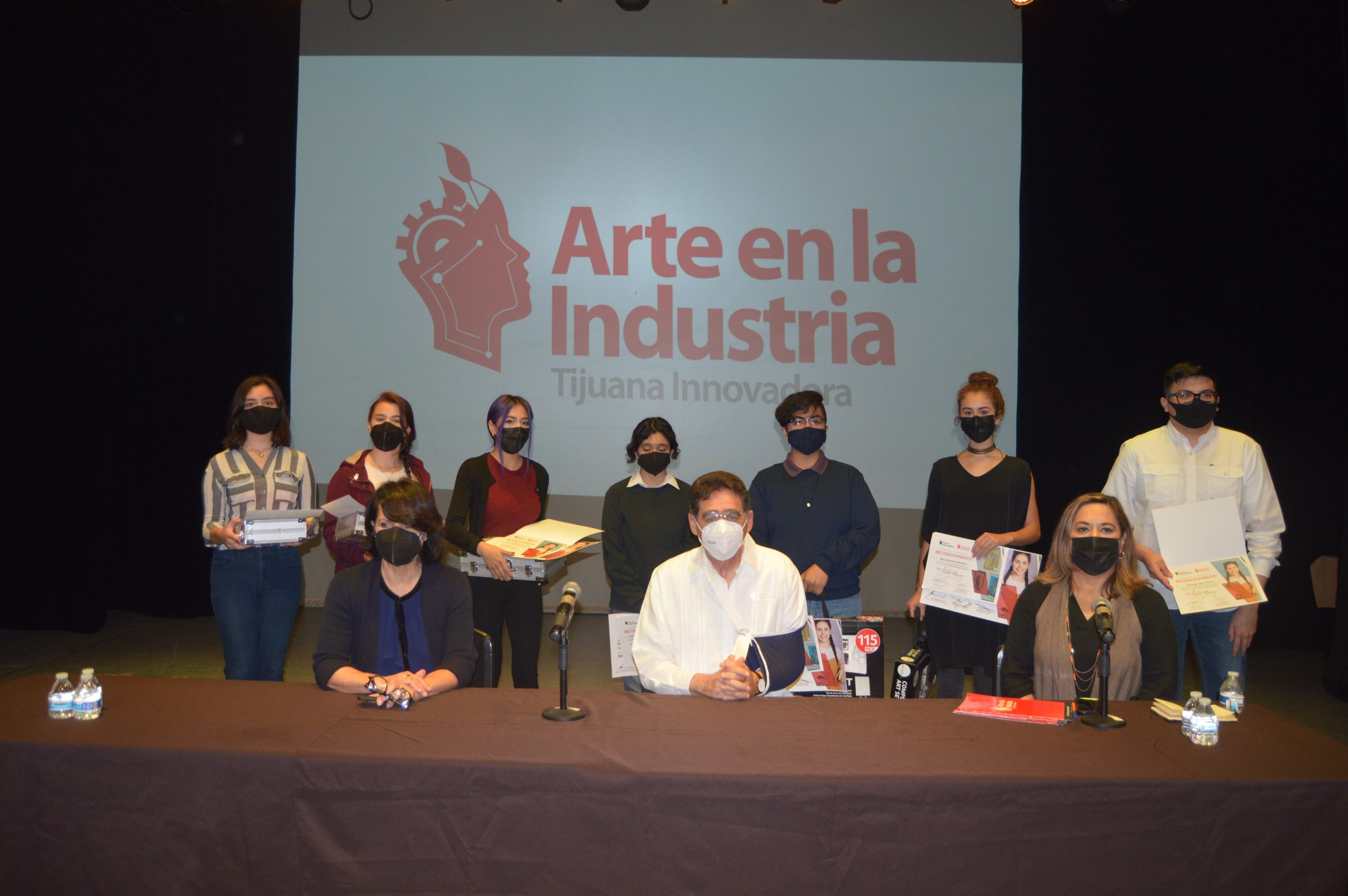 Premia Arte en la Industria  a ganadores del  Primer Concurso de Pintura y Dibujo