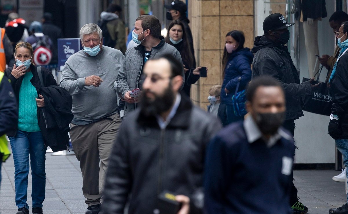 Vacunados en EU contra COVID pueden dejar de usar cubre bocas; ve en qué circunstancias