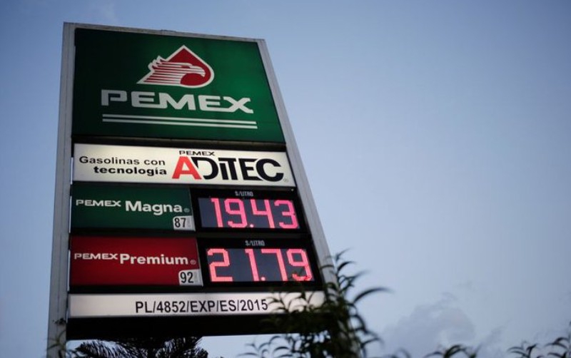 Hasta 25 pesos el litro de gasolina Premium en México; Magna cerca de los 24