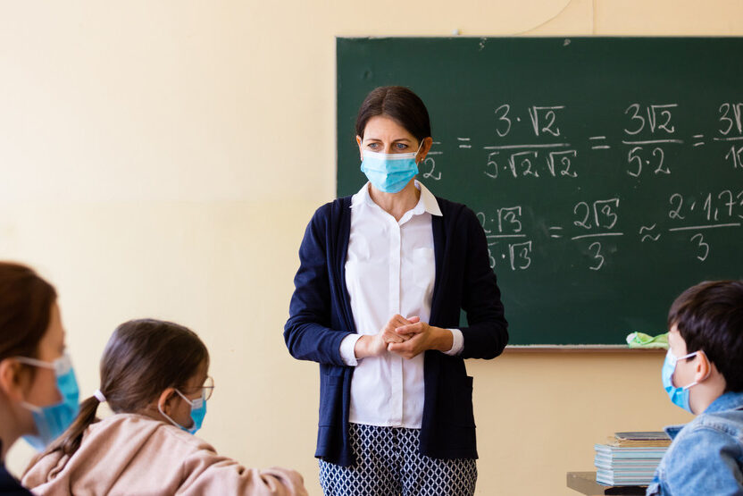 Maestros piden doble dosis anticovid tras muerte de 5 docentes vacunados