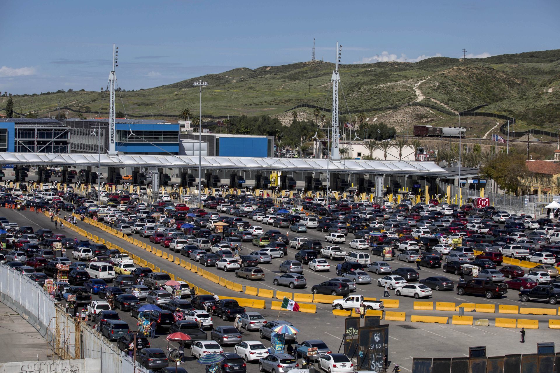 No habrá reapertura de frontera con EU en corto plazo: SRE