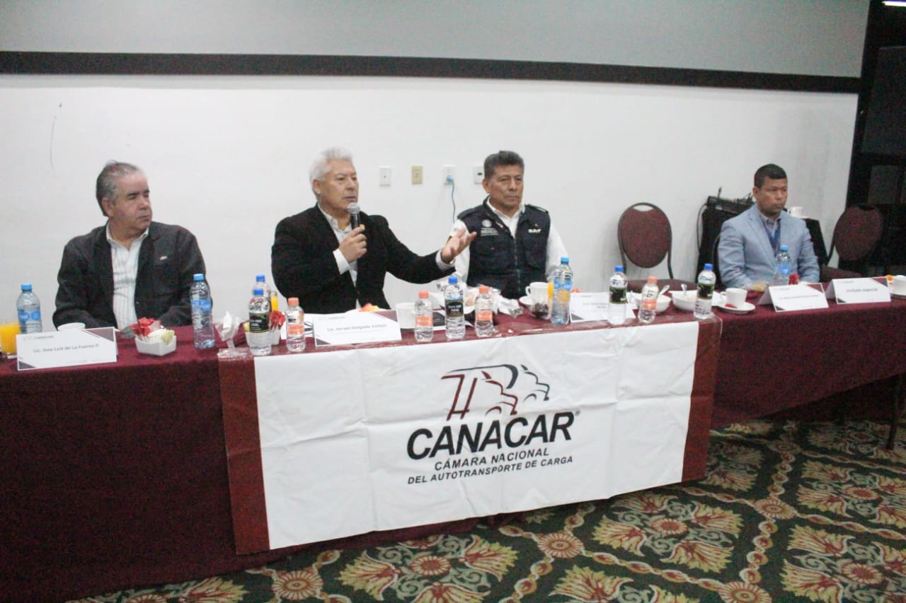 Establece Canacar acuerdos con la Aduana de Tijuana para eficientar los cruces de mercancías