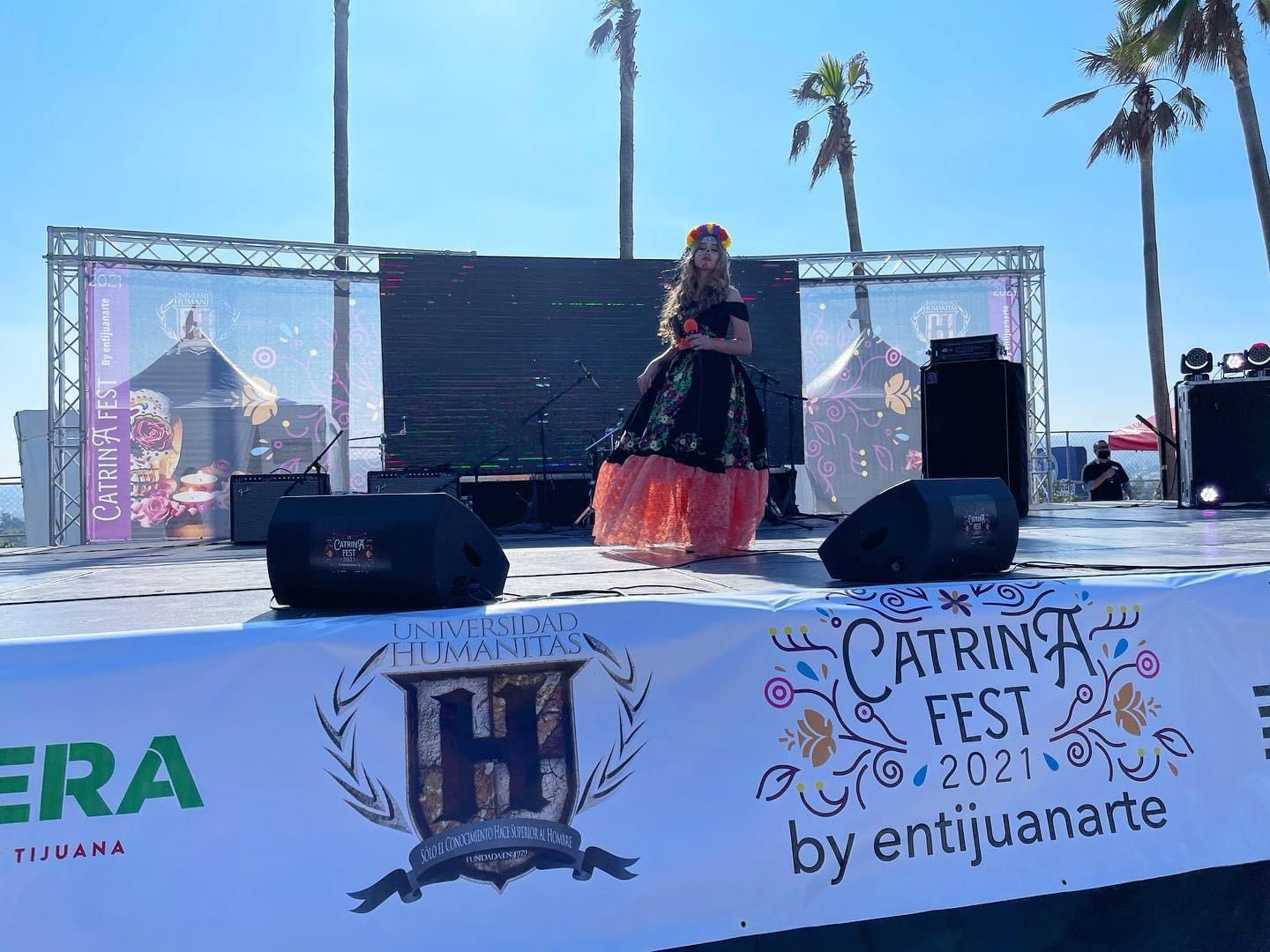 Promueven tradiciones mexicanas y recuerdan a fallecidos por Covid 19 en Catrina Fest