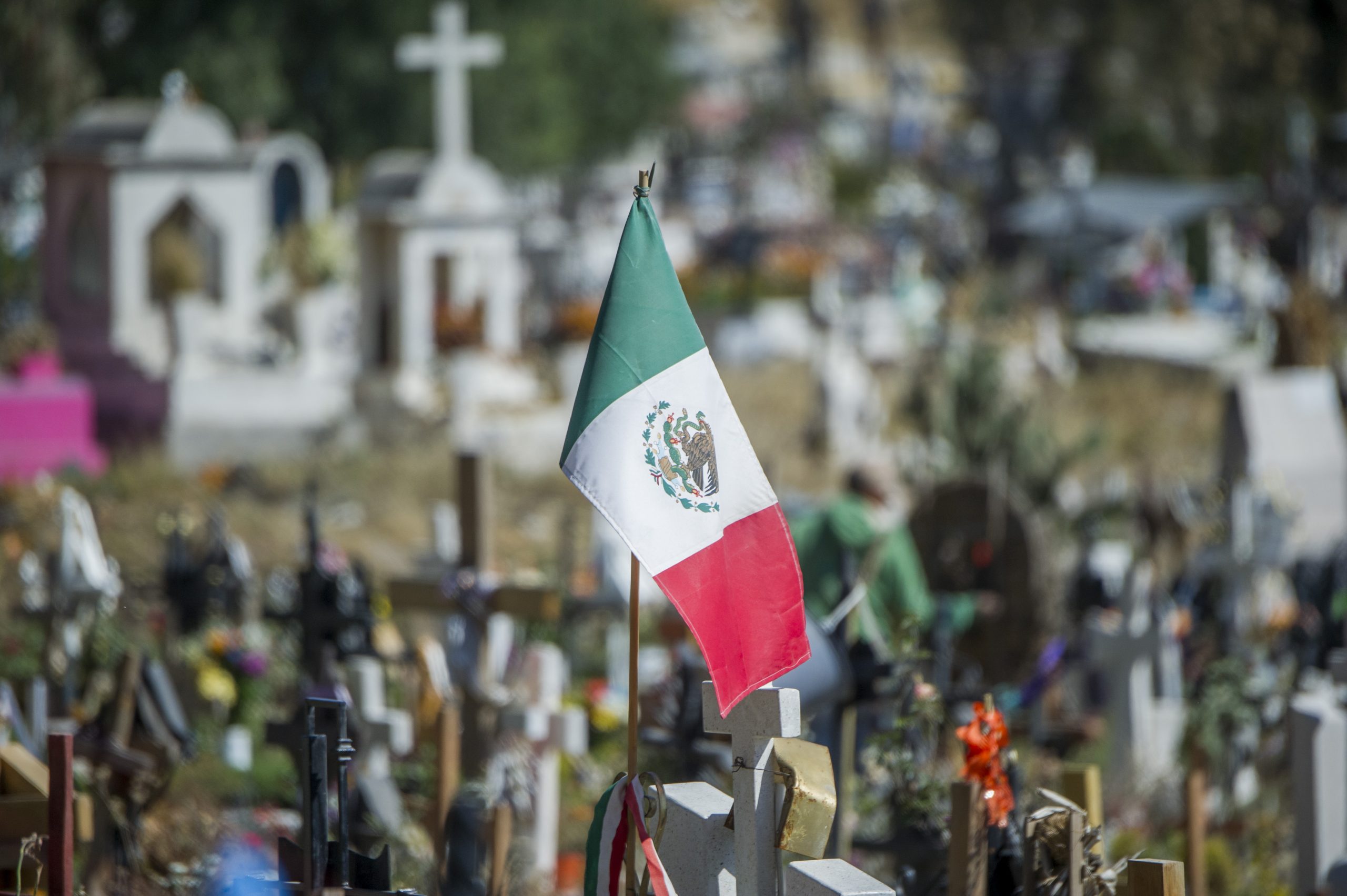 La OCDE dice que México tiene la peor mortalidad por COVID y triplica el promedio