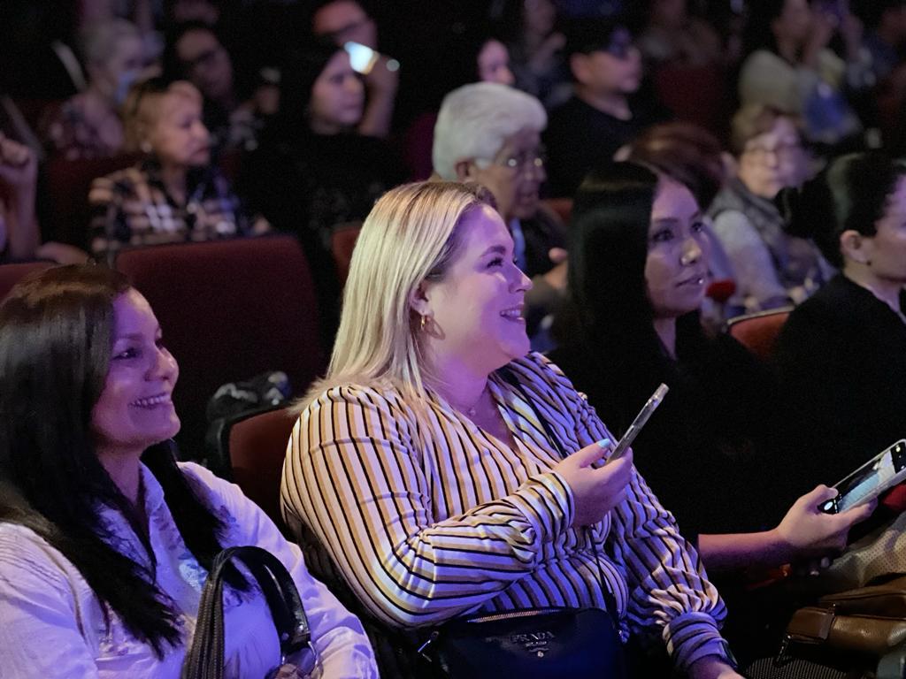 Reconocen a mamás por su contribución a la formación educativa de sus hijos   