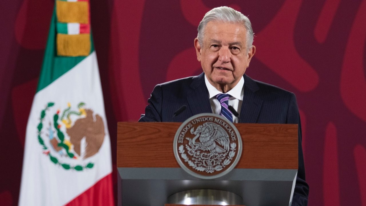 AMLO asegura que el próximo año se dejará de comprar gasolina gracias a «Dos Bocas»